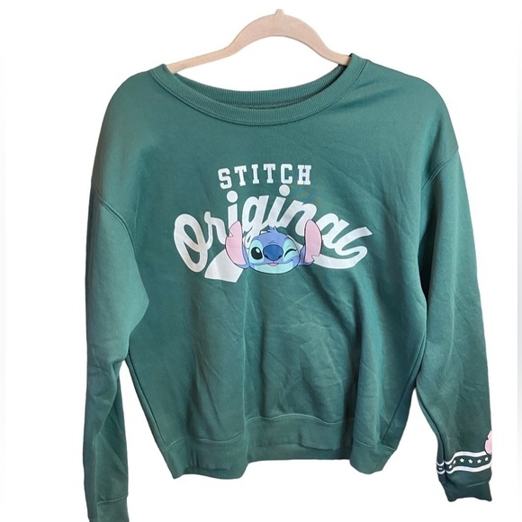 Disney Stitch Graphic Sweatshirt Size XL - Picture 1 of 10